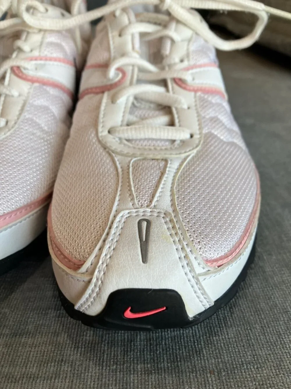 Vintage Nike Air Max Moto 5 Running Sneakers Athletic Shoes Women's Size 7